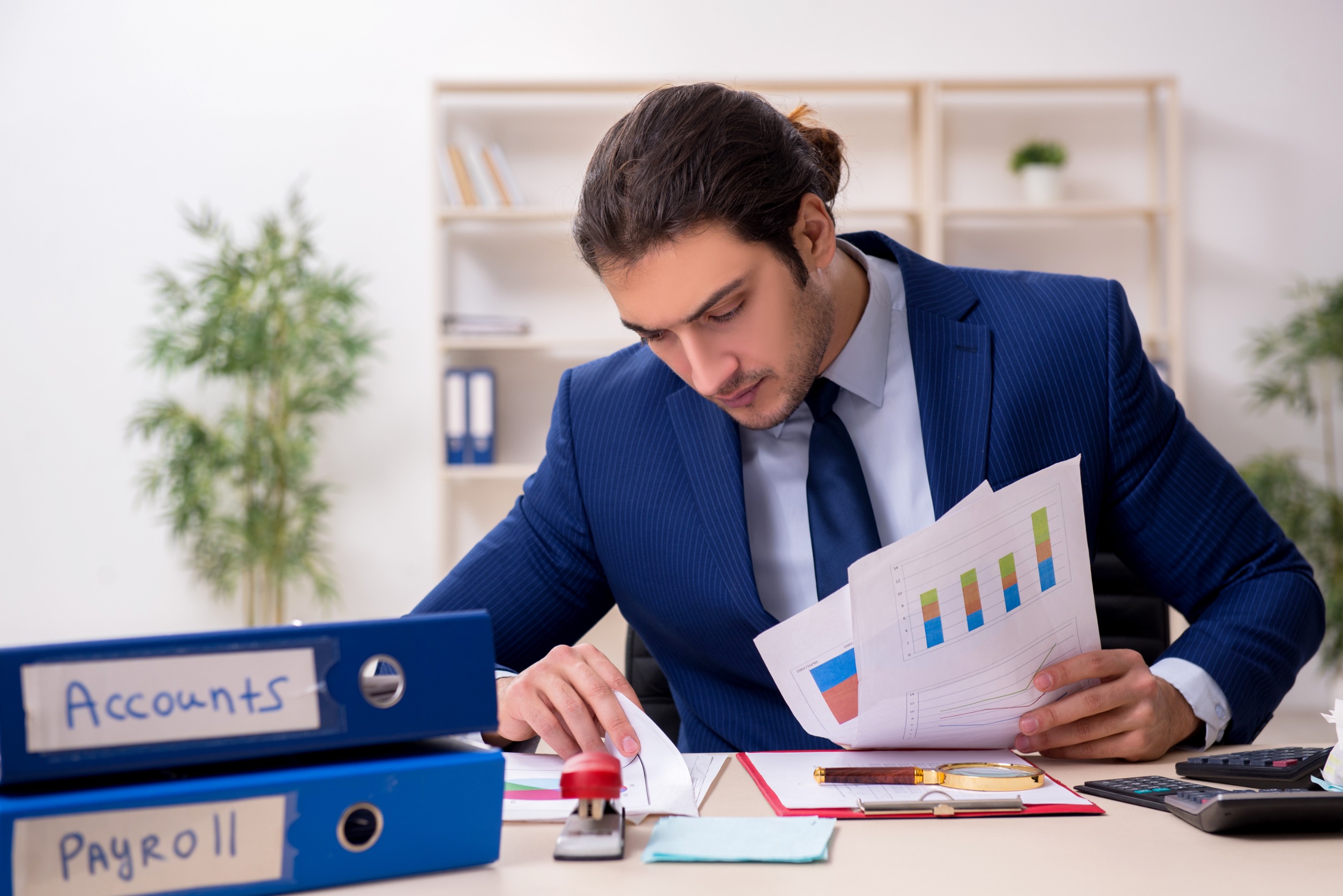 Chi meglio del commercialista può sapere come accompagnarti in questa fase di transizione per l'IVA reverse charge da versare?